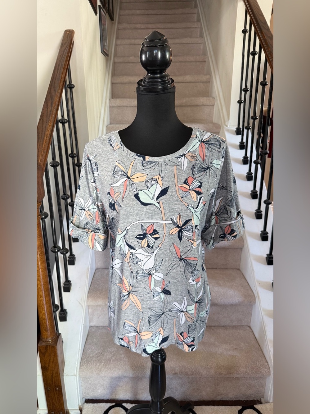 Liz Claiborne Heather Grey Floral Top